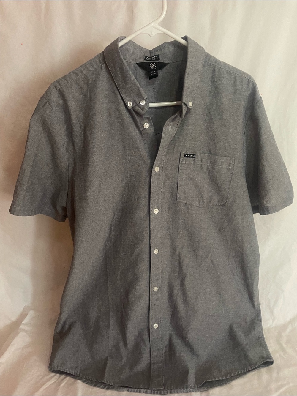 Volcom Men’s Short Sleeve Button-Down Shirt in Gray